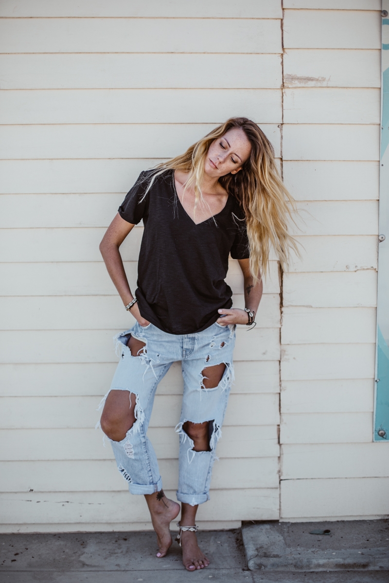 V Shirt - Space Black