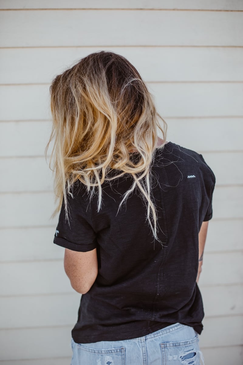 V Shirt - Space Black