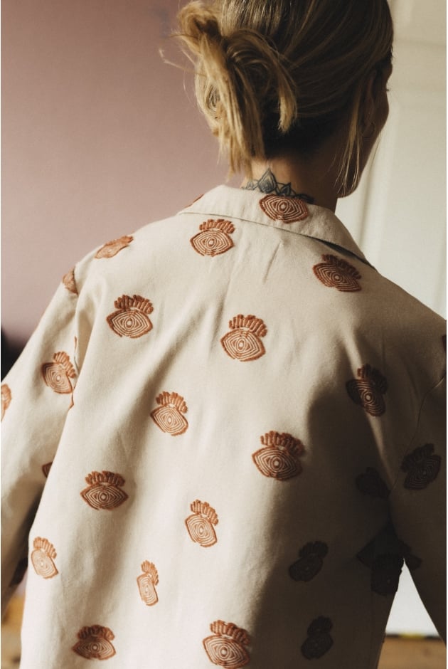 Stormy Eyes Wide Shirt - Cookie Stormy Eyes Wide Shirt - Cookie