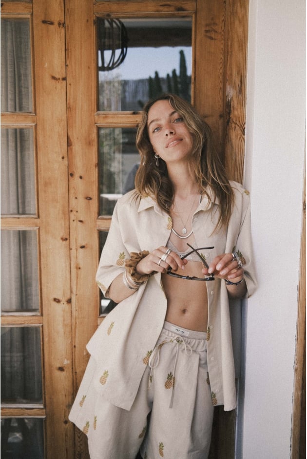 Tropical Pineapple Shirt - Vintage White Tropical Pineapple Shirt - Vintage White