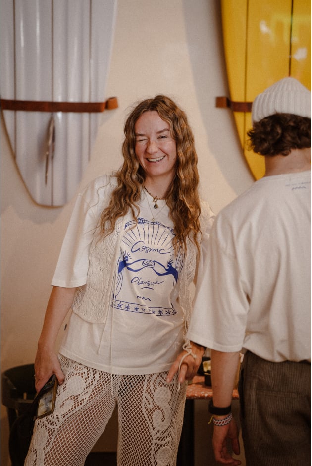 Kobieta  | Cosmic Pleasure Box Tee - Vintage White | Surf Inc.