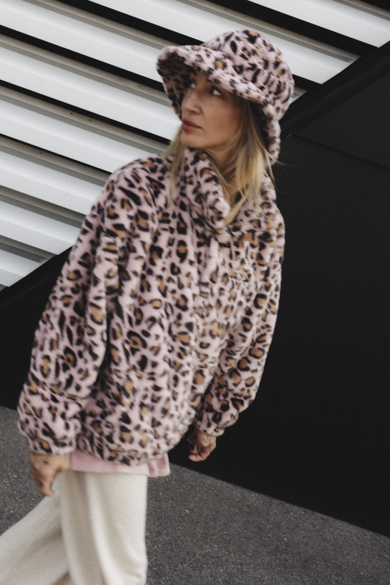 Wild Fuzz High Neck Sweat - Pink Kush