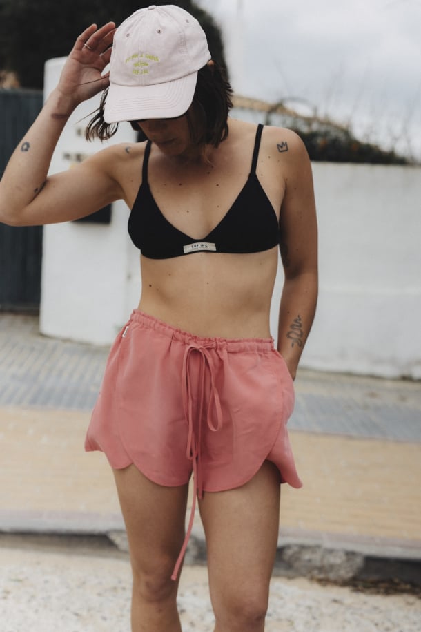 Krótkie spodenki damskie. Lato 2025  | Ethereal Shorts - Deep Pink | Surf Inc.