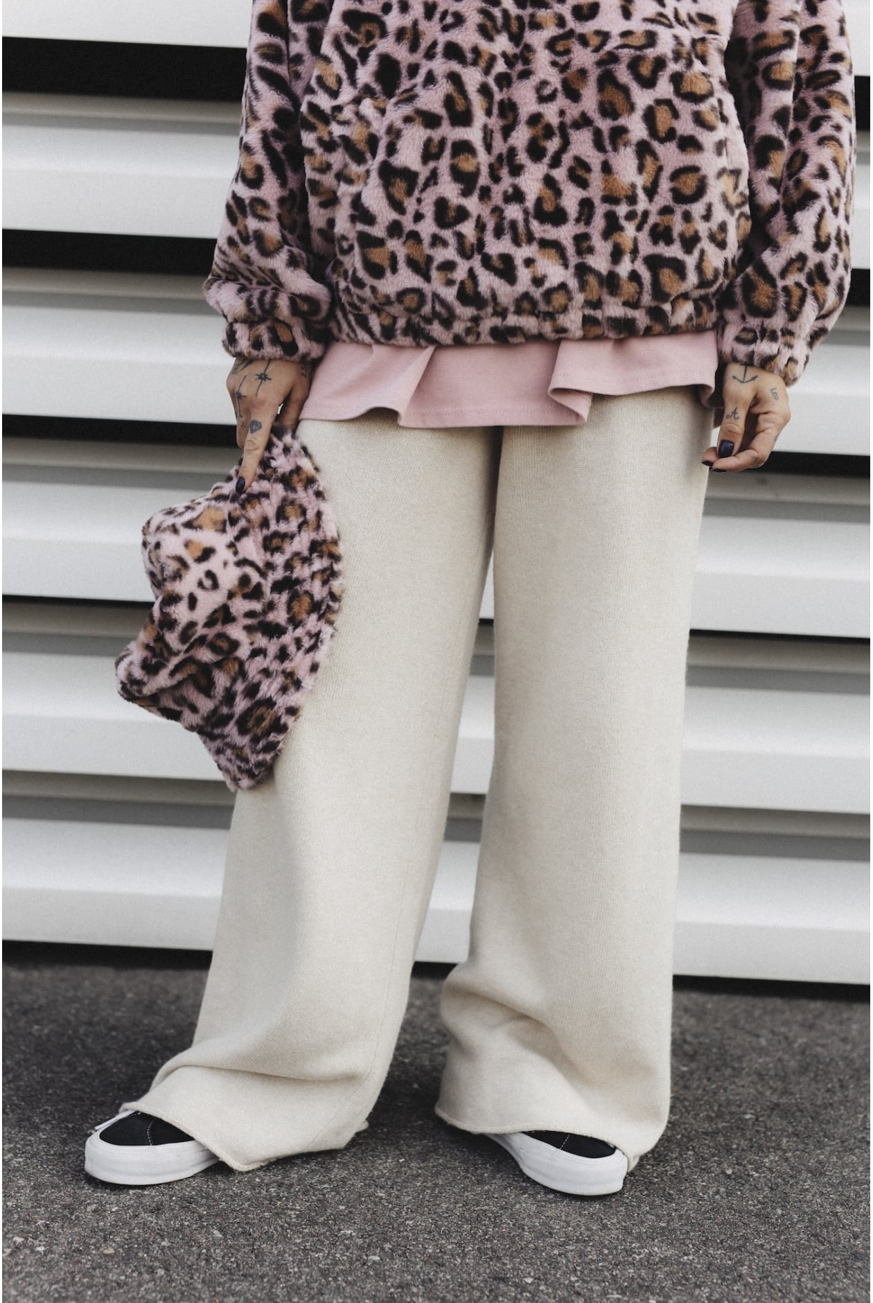 Wild Fuzz Bucket - Pink Kush