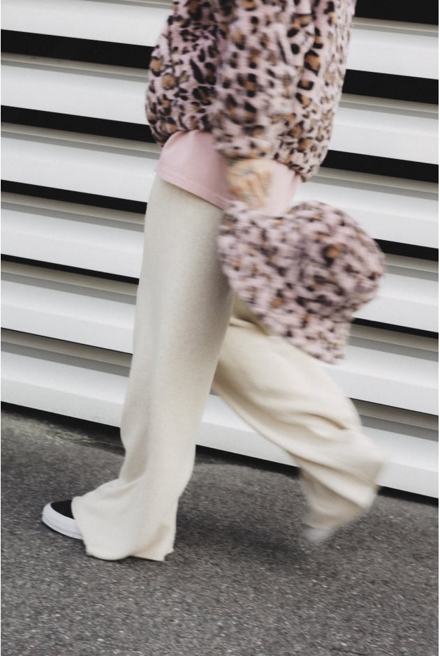 Wild Fuzz Bucket - Pink Kush Wild Fuzz Bucket - Pink Kush