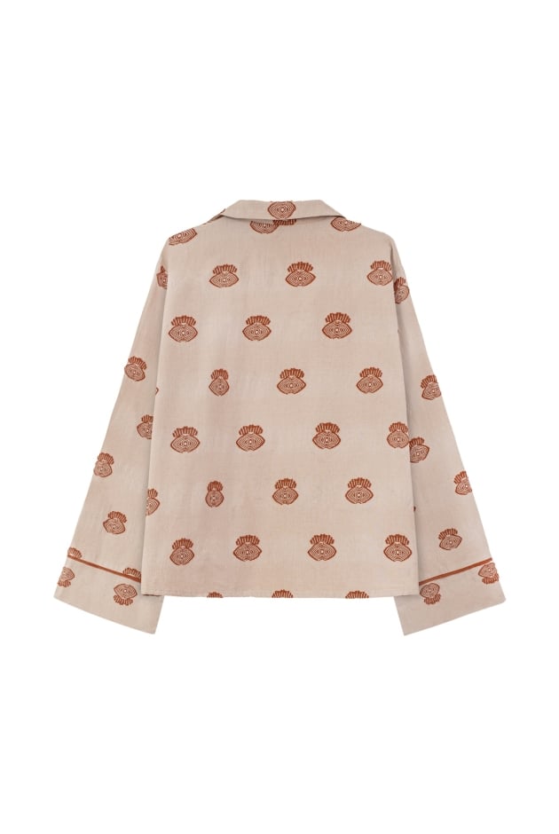 Stormy Eyes Wide Shirt - Cookie Stormy Eyes Wide Shirt - Cookie