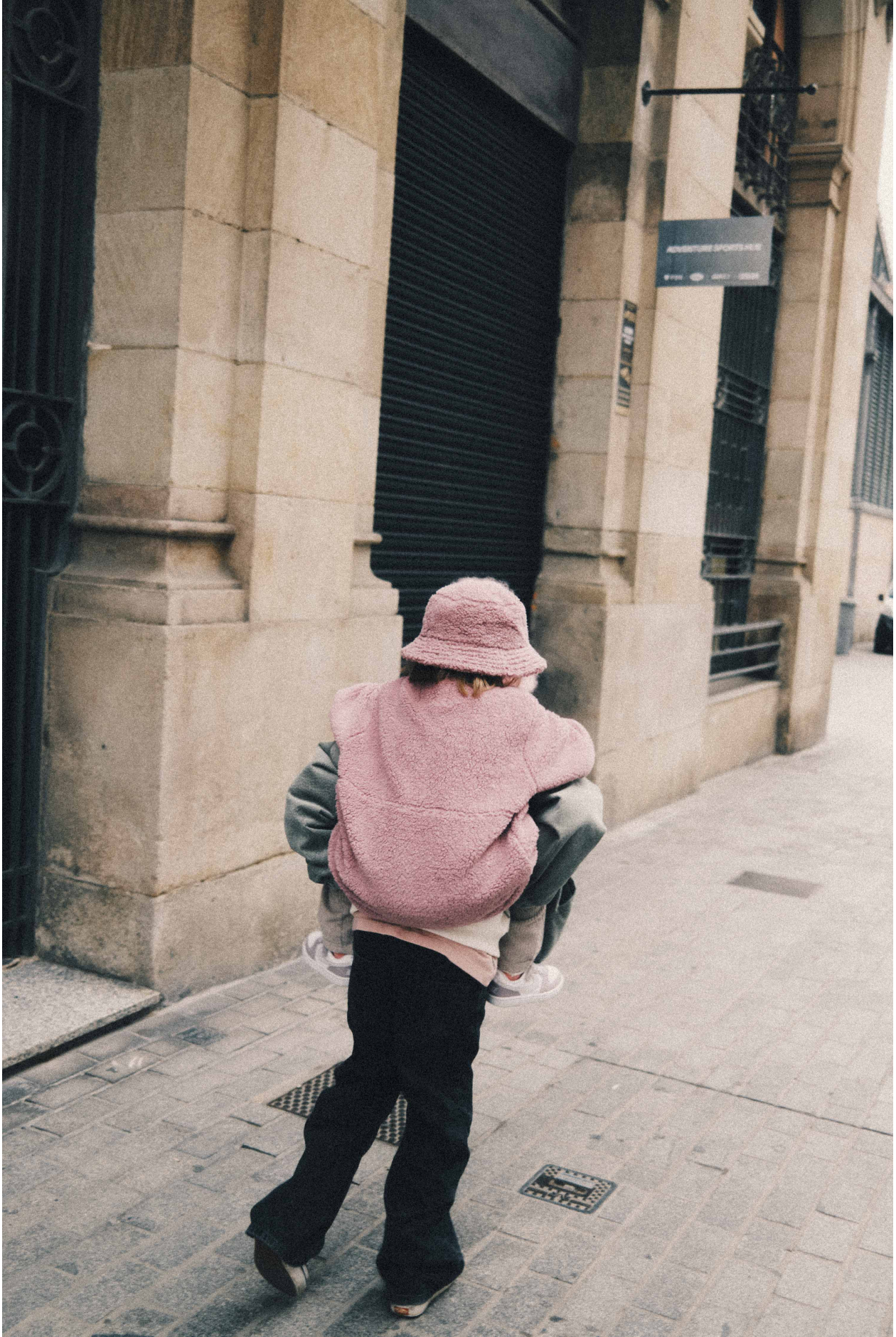 Sherpa Kids Bucket - Berry Ice Cream Sherpa Kids Bucket - Berry Ice Cream