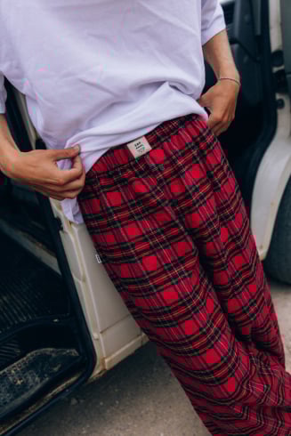 Foggy Mood Flannel Pants - Formula Red