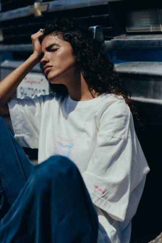 Chasing Tee - Vintage White