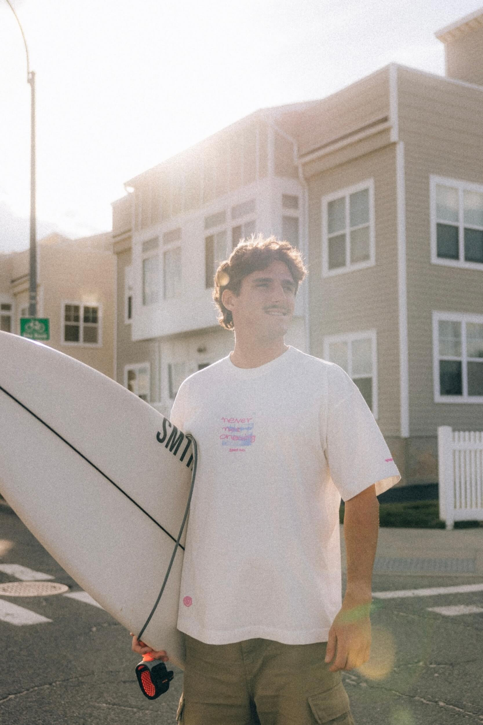 Chasing Tee - Vintage White