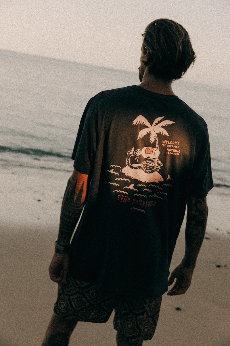 Flamingo Tee - Stone Grey