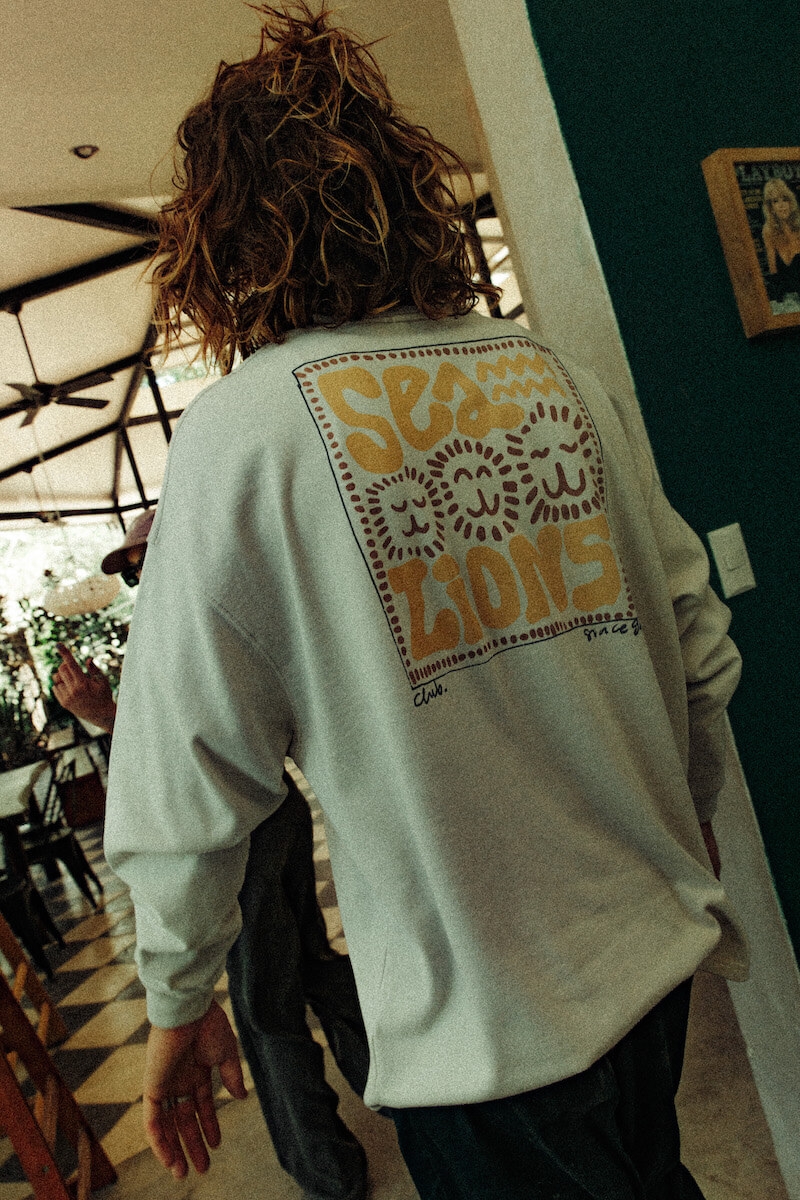 Sea Lions LS - Dirty White