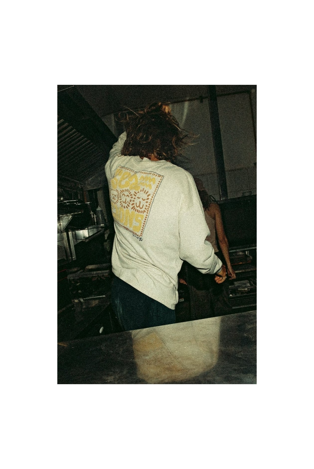 Sea Lions LS - Dirty White