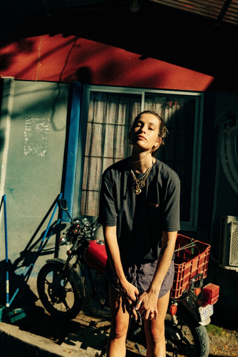 Flamingo Tee - Stone Grey