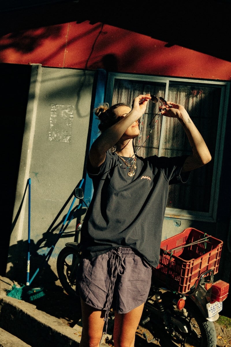 Flamingo Tee - Stone Grey