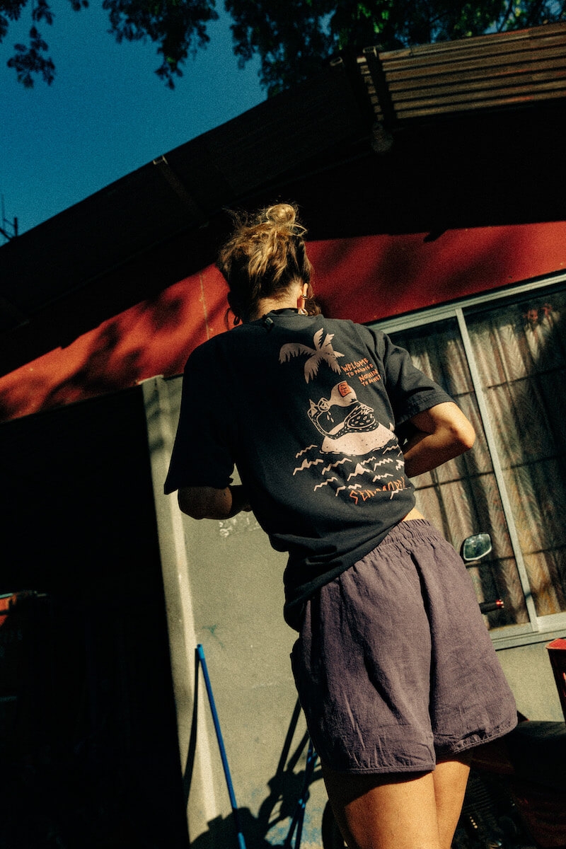 Flamingo Tee - Stone Grey