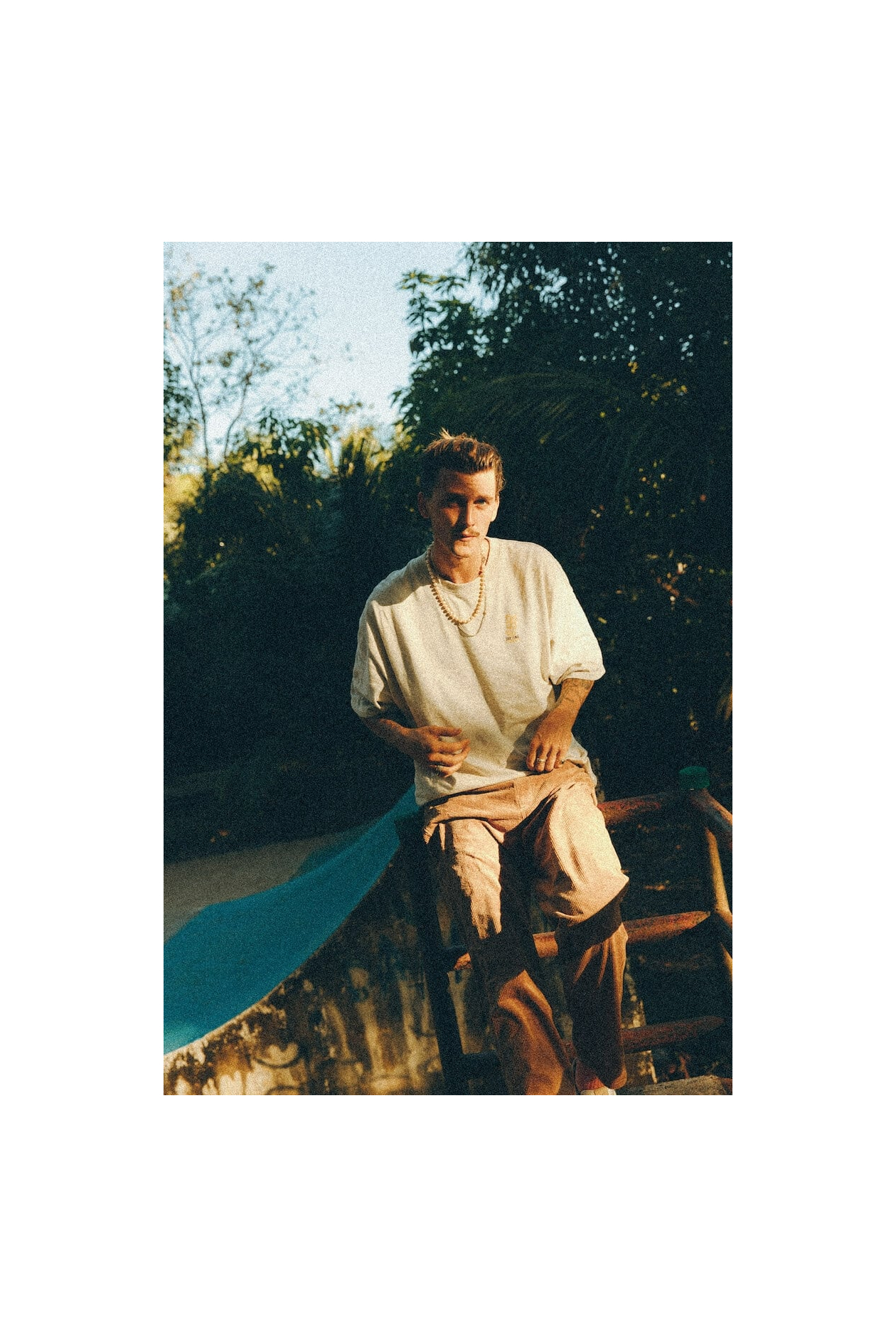 Power Flower Tee - Dirty White