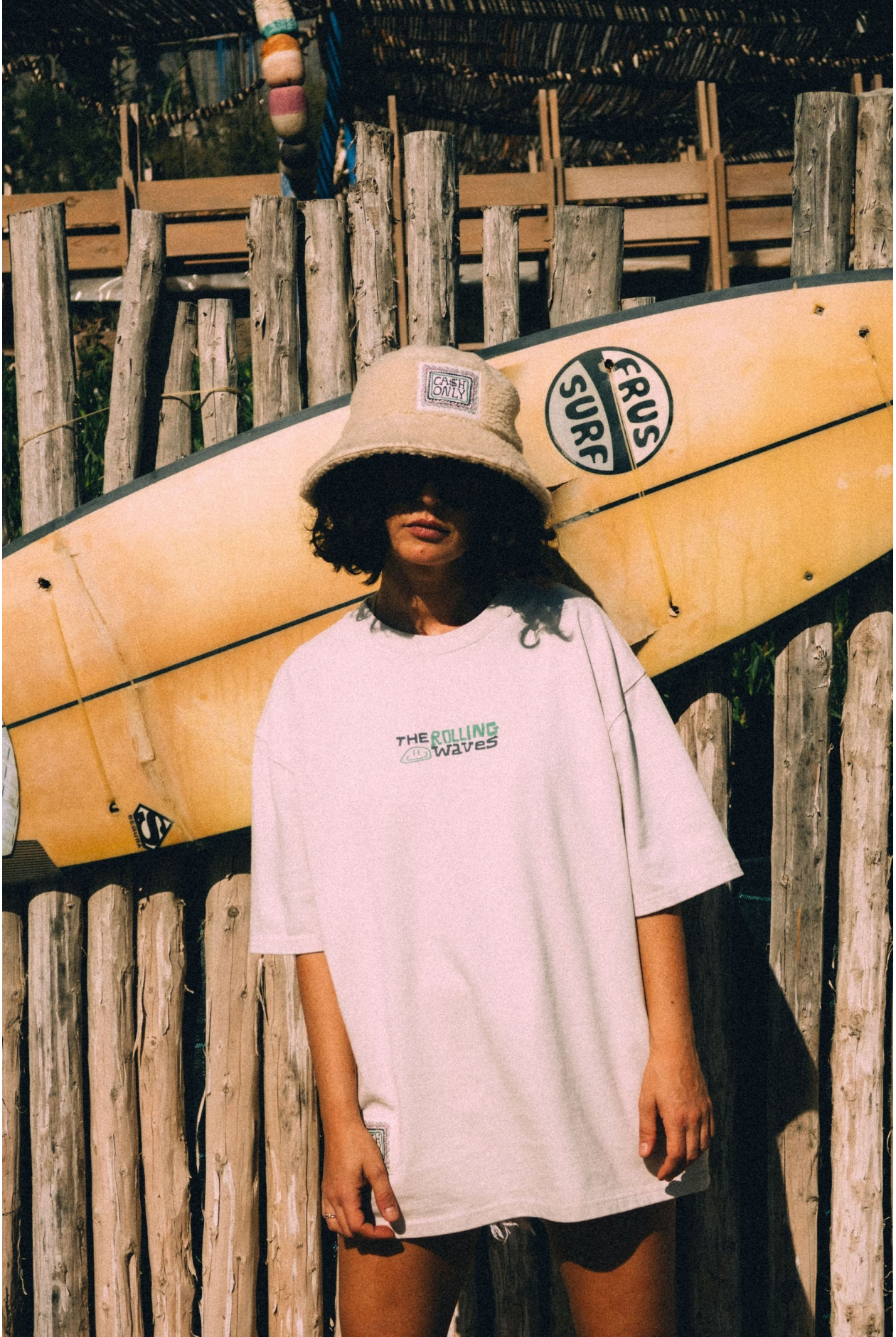 THE ROLLING WAVES TEE - DIRTY WHITE THE ROLLING WAVES TEE - DIRTY WHITE