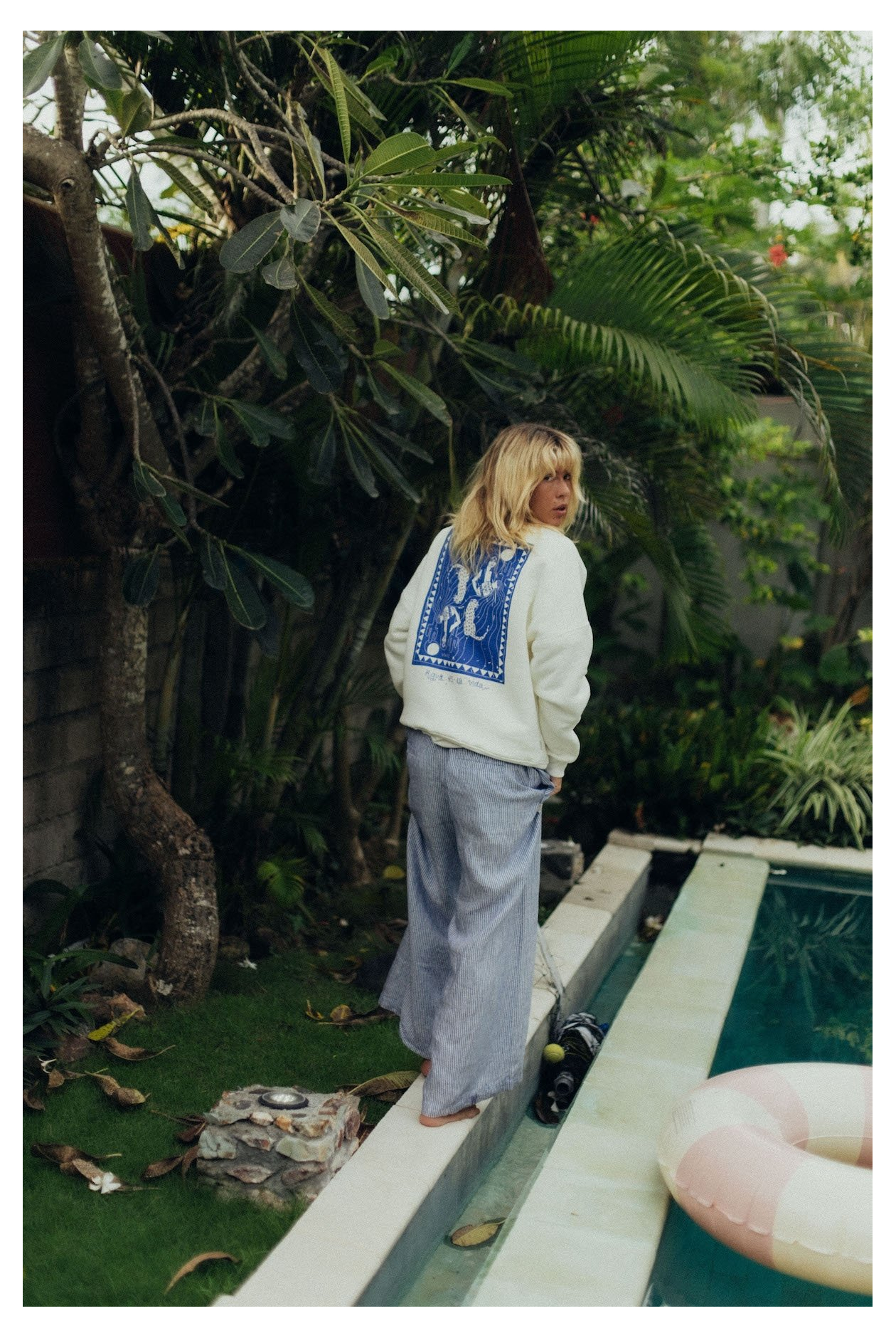 Aqua Sweat - Vintage White