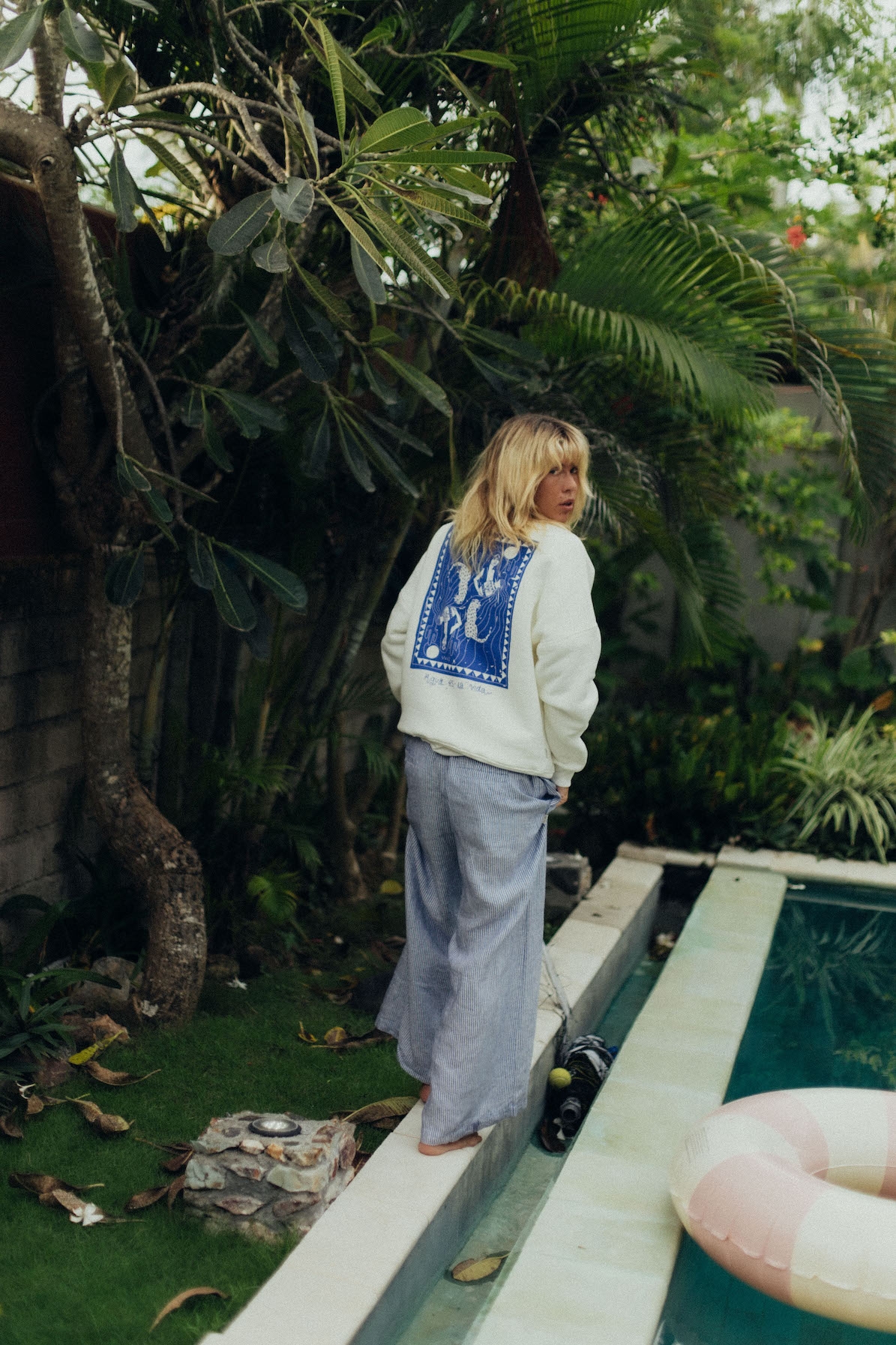 Aqua Sweat - Vintage White