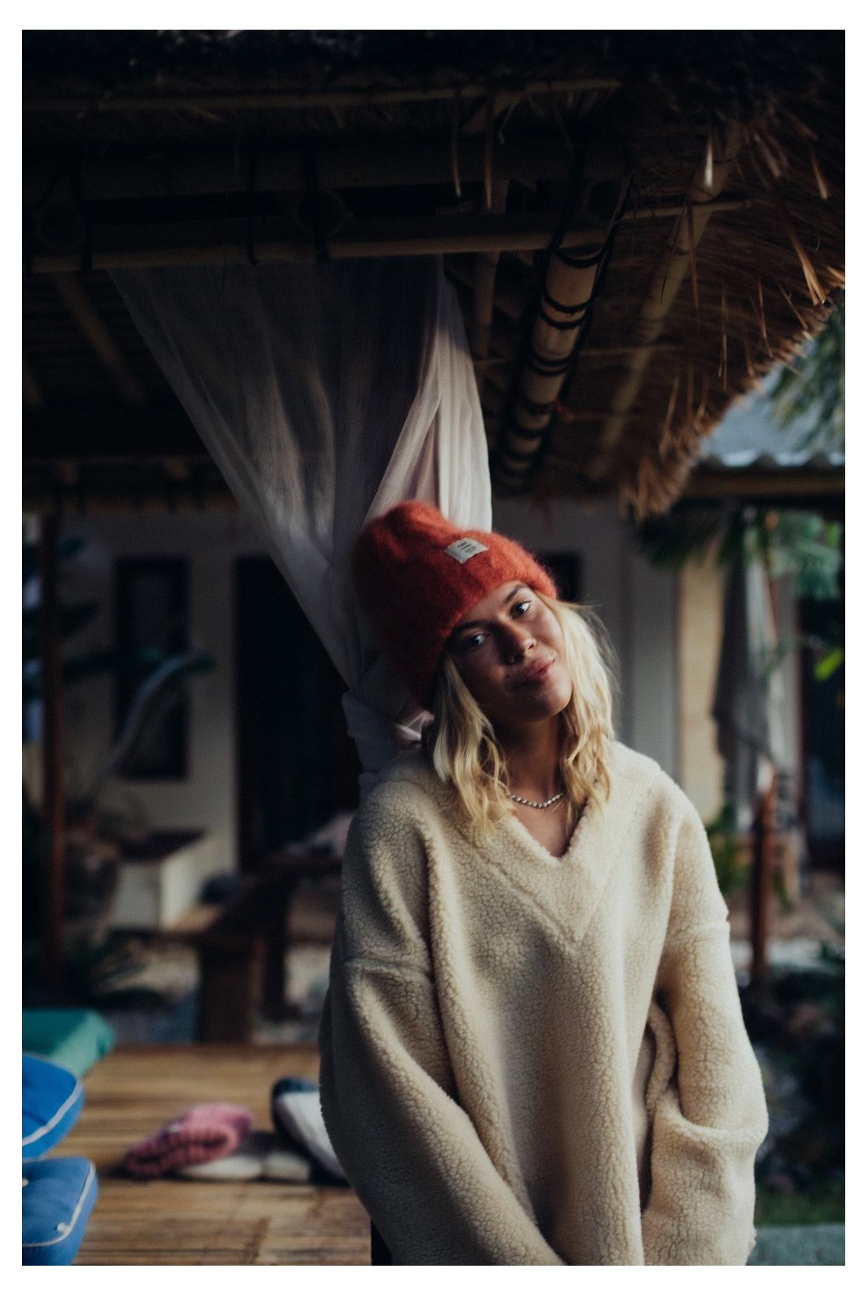 V Collar Sherpa Sweat - Vintage White