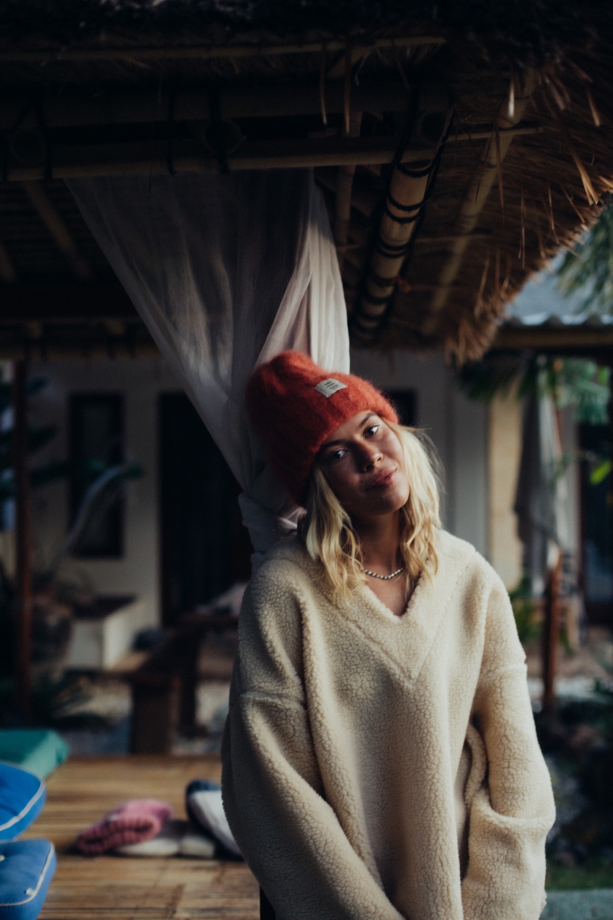 V Collar Sherpa Sweat - Vintage White