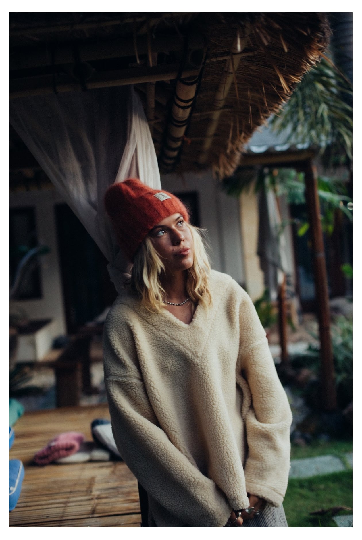 V Collar Sherpa Sweat - Vintage White