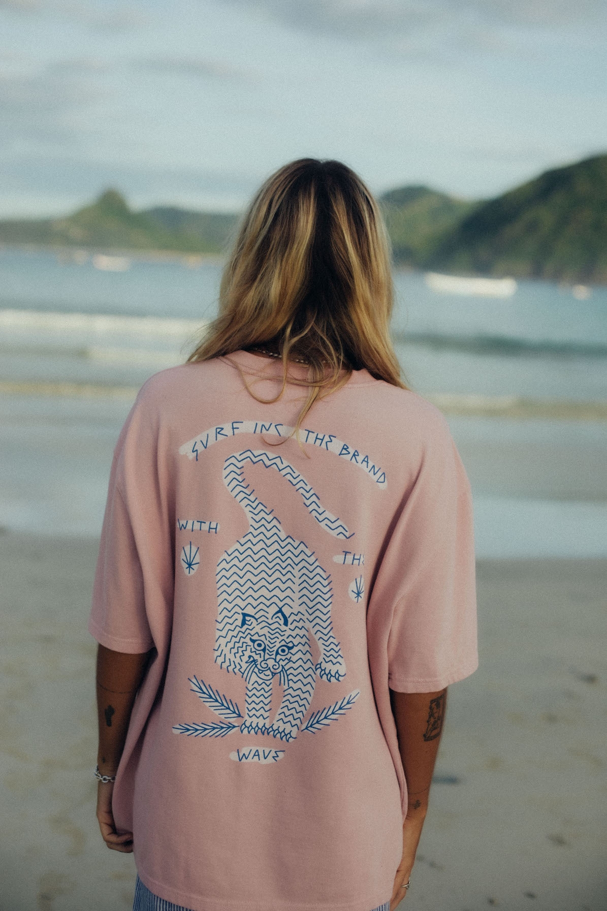 Wave Tiger Tee - Pink Kush