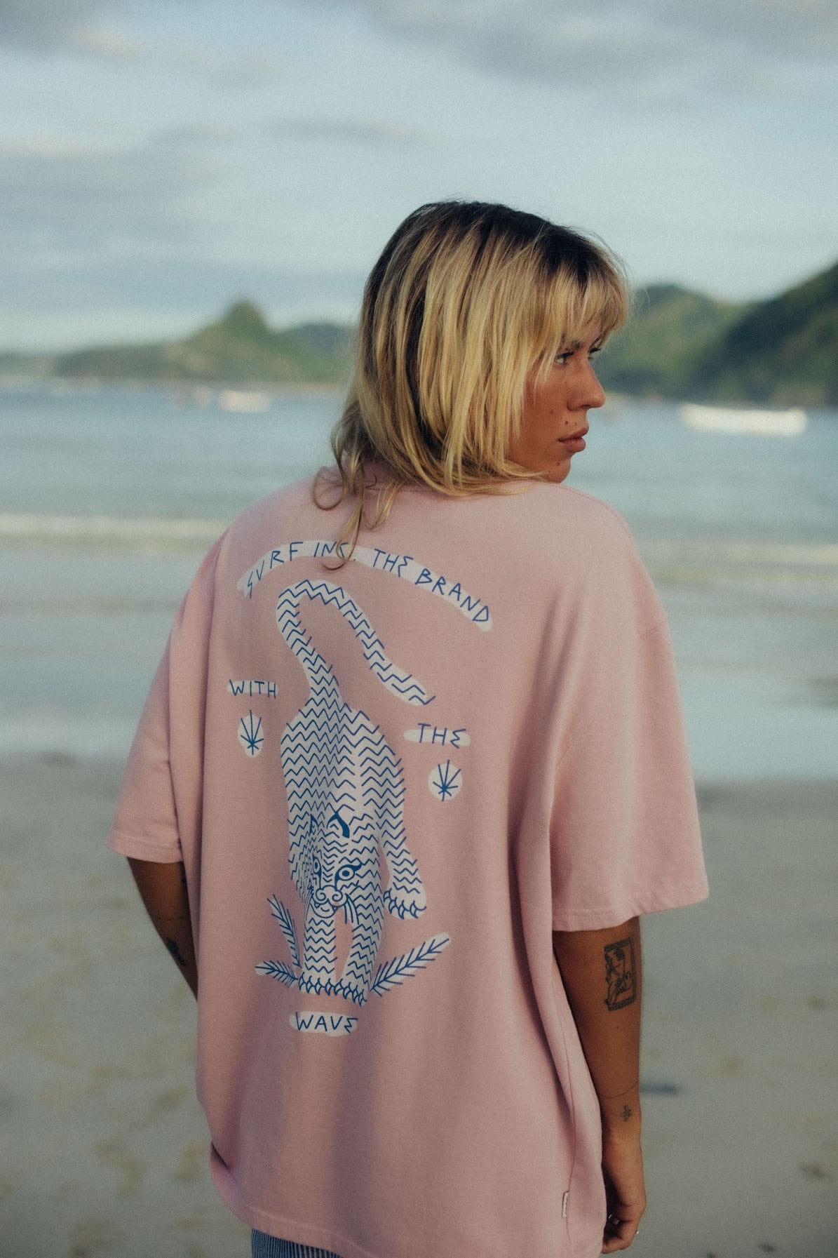 Wave Tiger Tee - Pink Kush