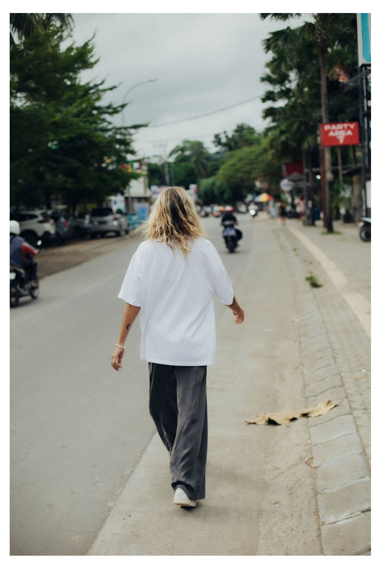 Logo Tee - Paper White | Surf Inc.