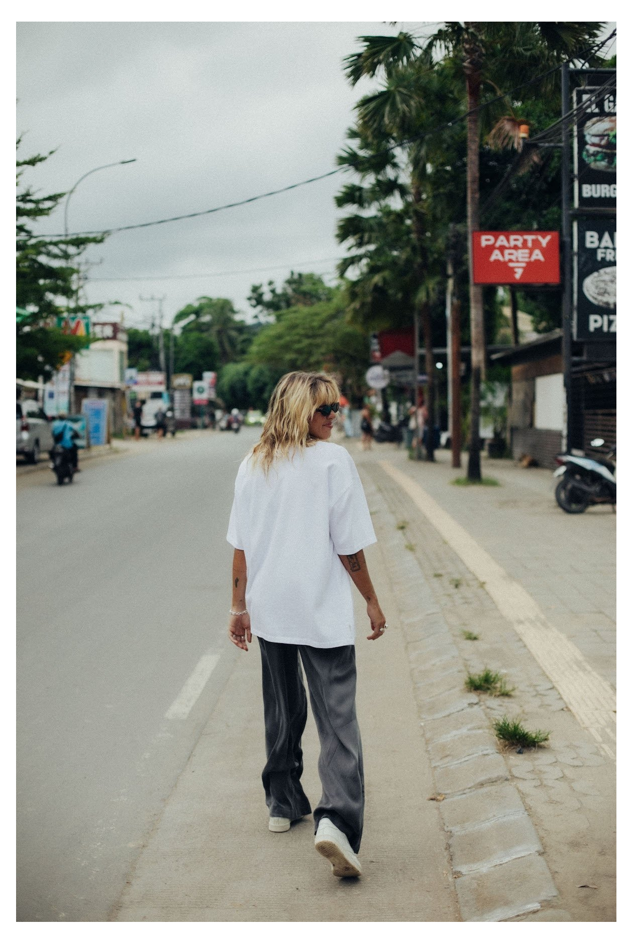 Logo Tee - Paper White | Surf Inc.