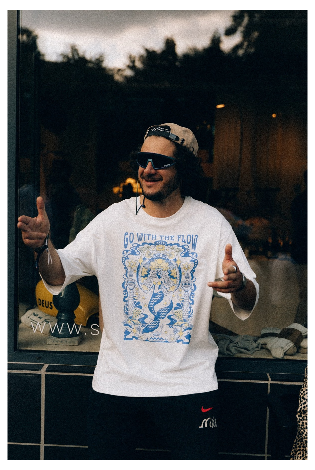 House Of Mermaids Box Tee - Vintage White