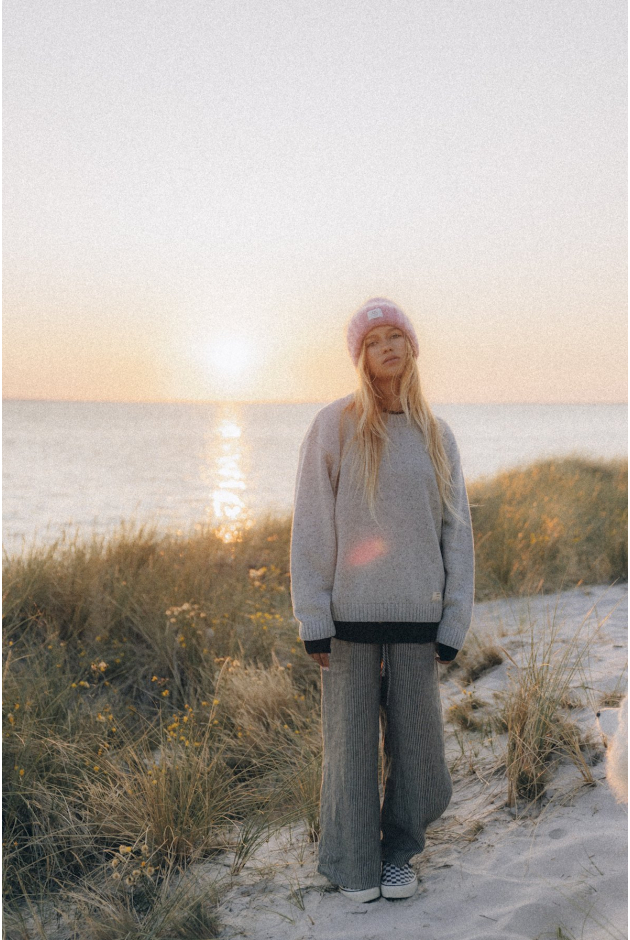 Beach Bum Sweater - Light Grey Beach Bum Sweater - Light Grey