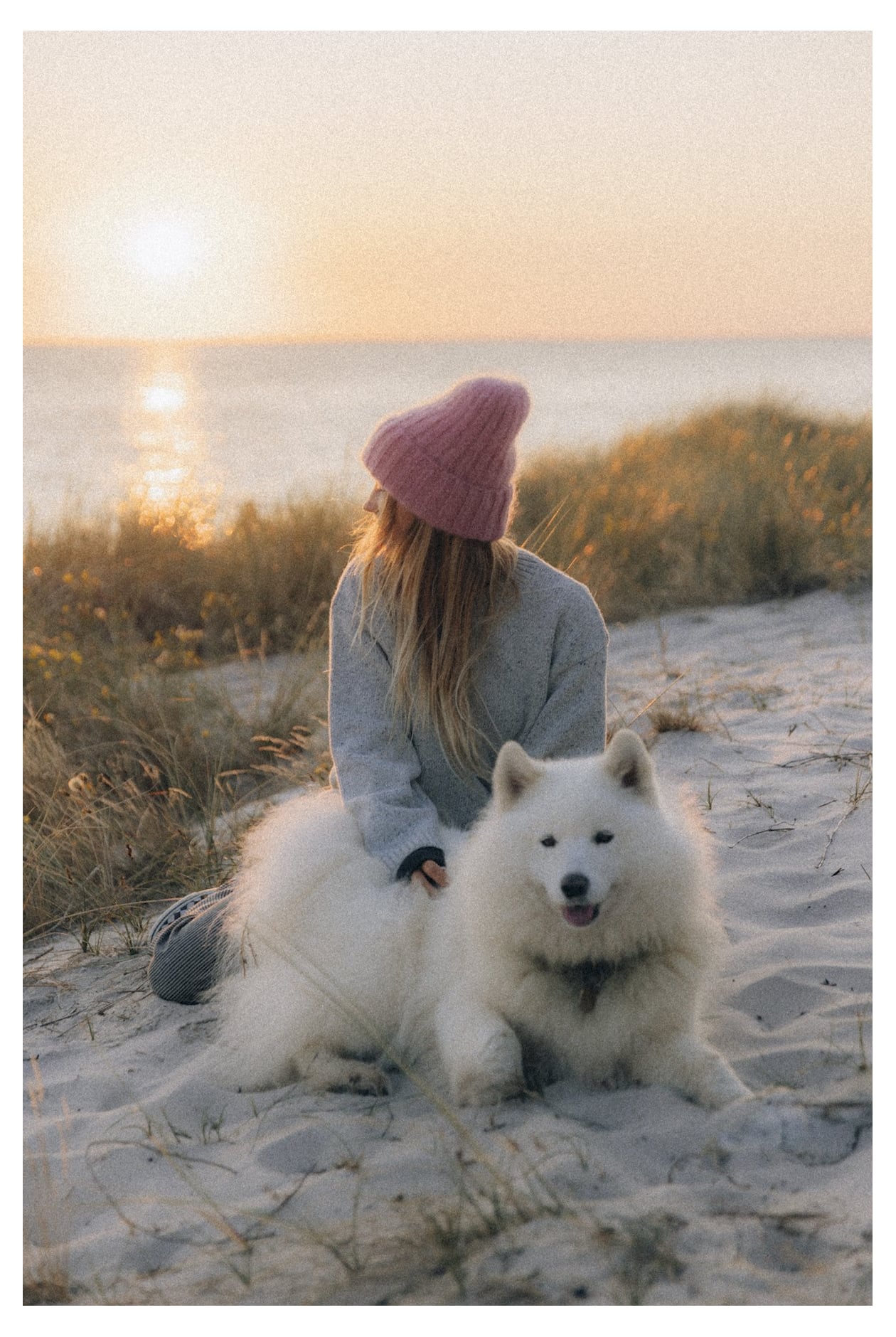 Beach Bum Sweater - Light Grey