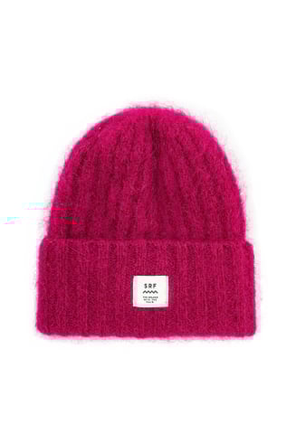 Olivia SRF Beanie - Crimson...