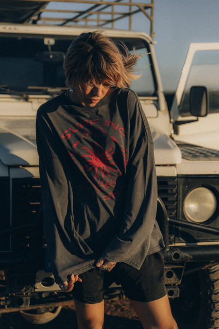 Moody Red Sun LS - Stone Grey Moody Red Sun LS - Stone Grey