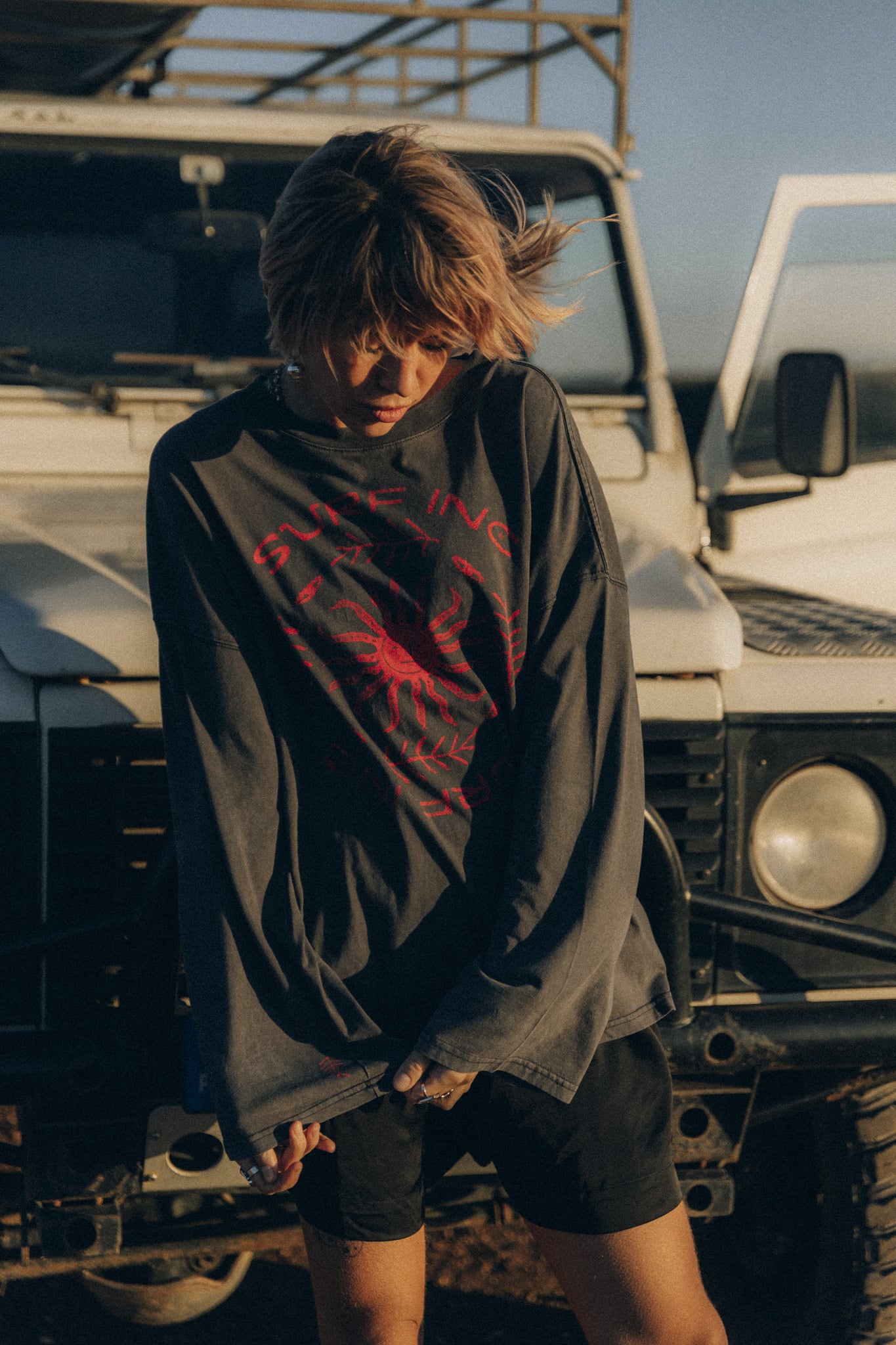 Moody Red Sun LS - Stone Grey