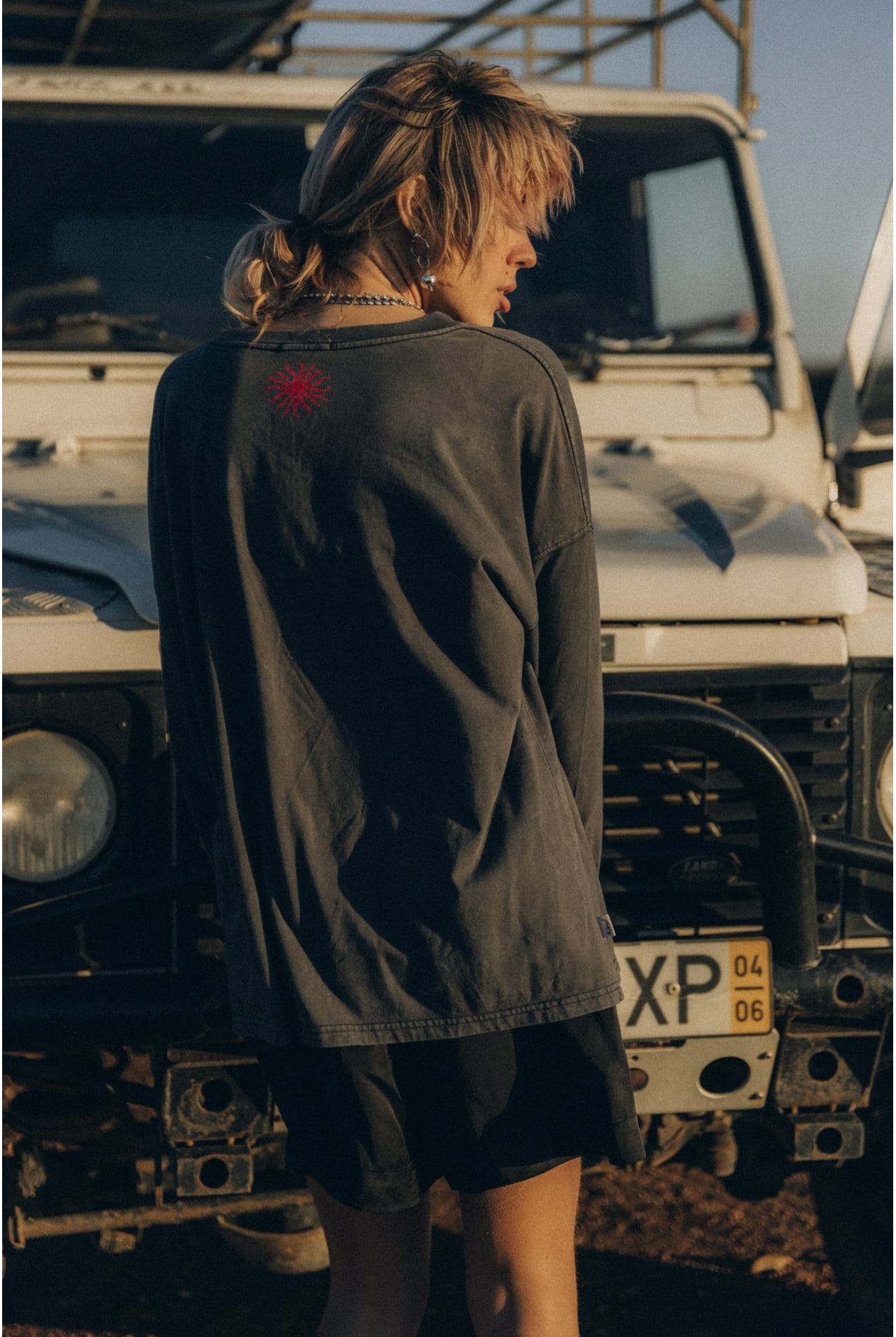 Moody Red Sun LS - Stone Grey Moody Red Sun LS - Stone Grey