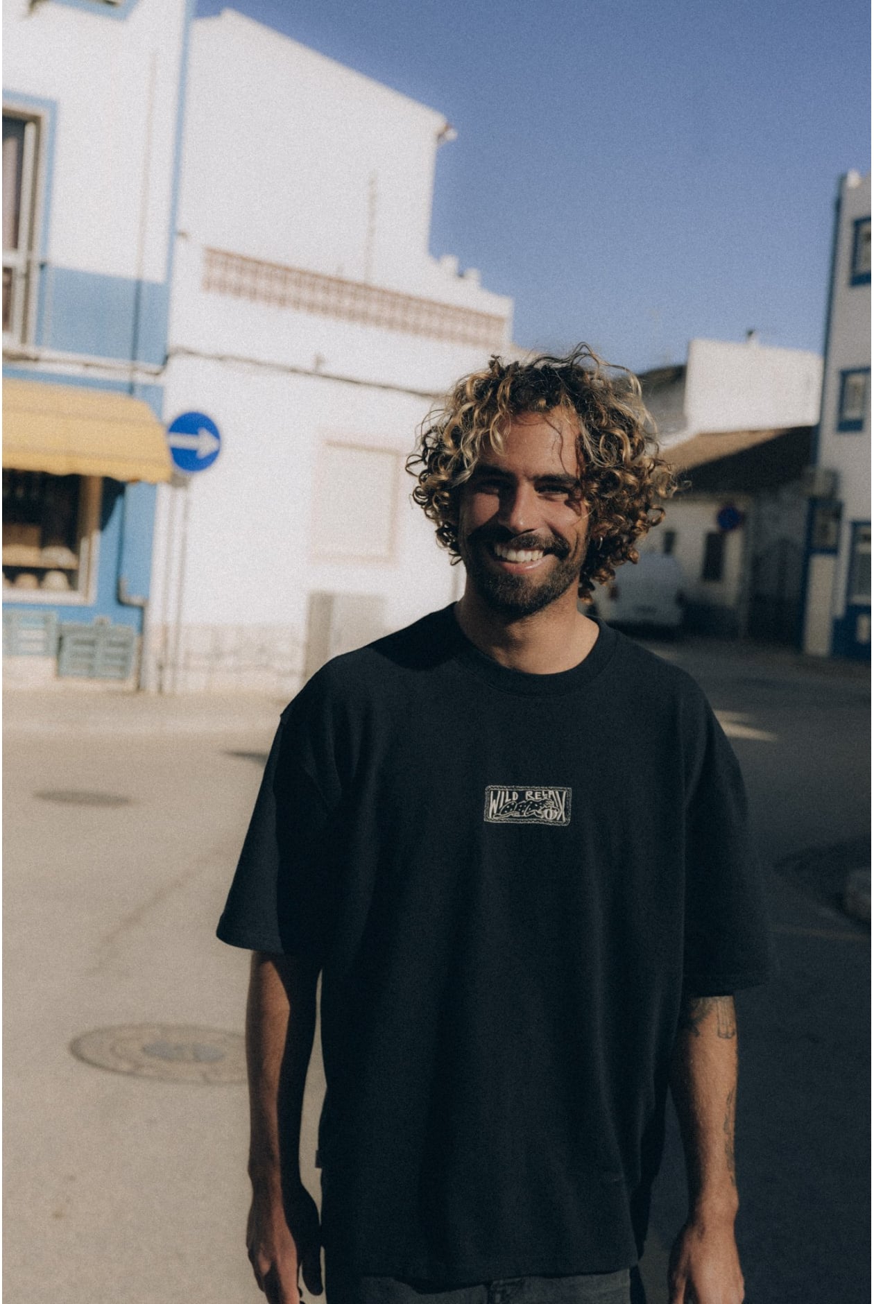 Wild Relax Tee - Acid Black